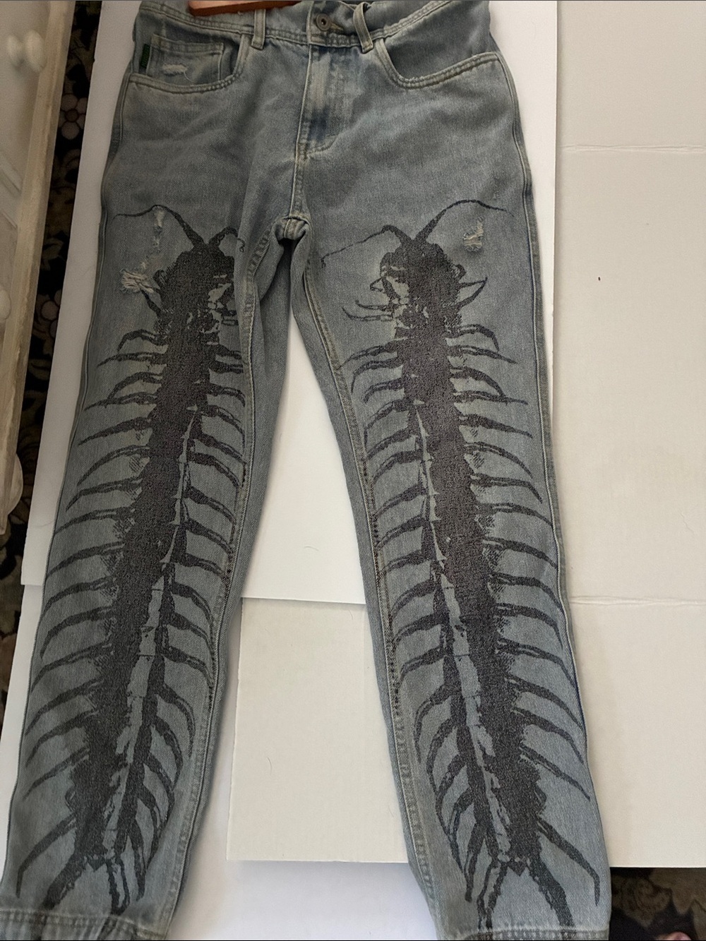 Pleasures  Graphic  Men’s  light -washed Jeans Black Centipede Streetwear size28